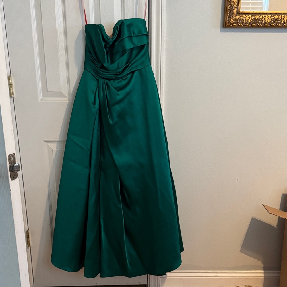 Monique Lhuillier Green Strapless Cocktail Evening Dress NWT size 0